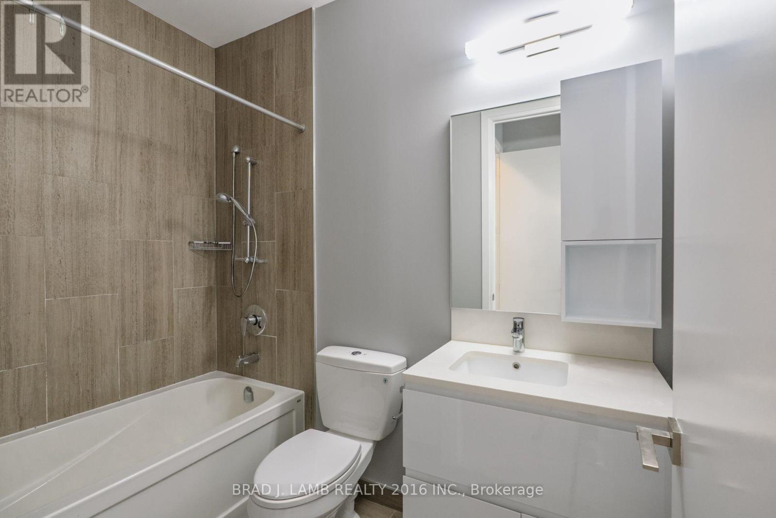 #4403 - 36 Park Lawn Road, Toronto, ON - Indoor Photo Showing Bathroom