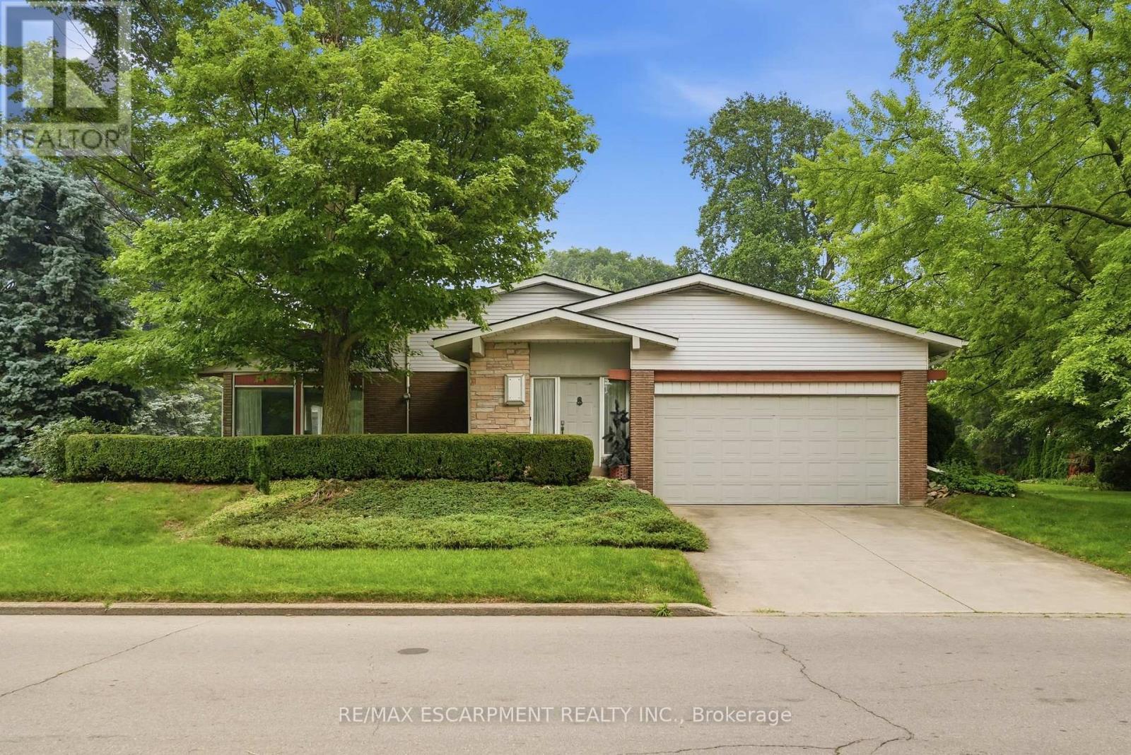 Contemporary single-story residence - 264 Mountain Brow Boulevard, Hamilton, ON - Outdoor