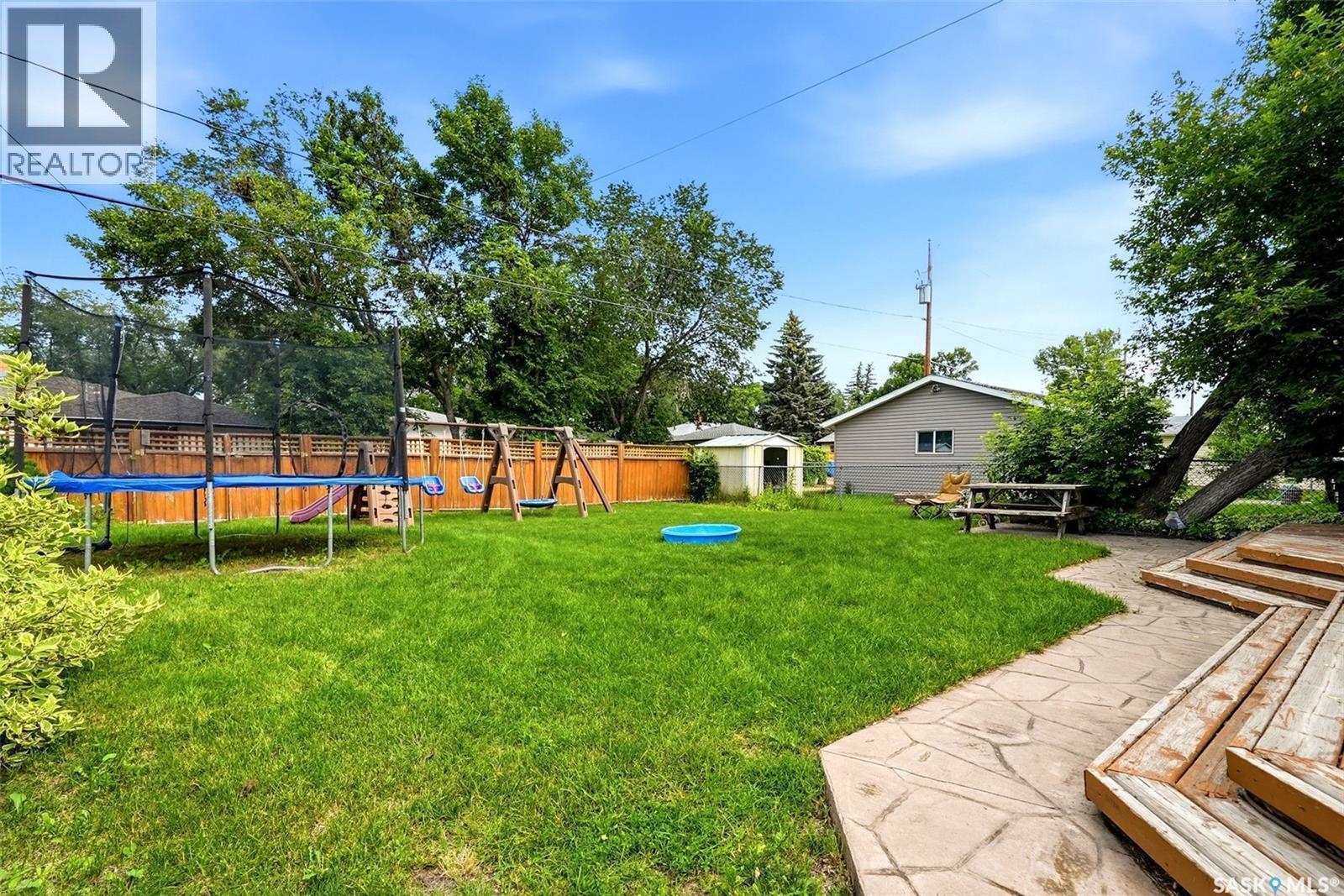 408 Mullin Avenue E, Regina, SK - Outdoor With Backyard