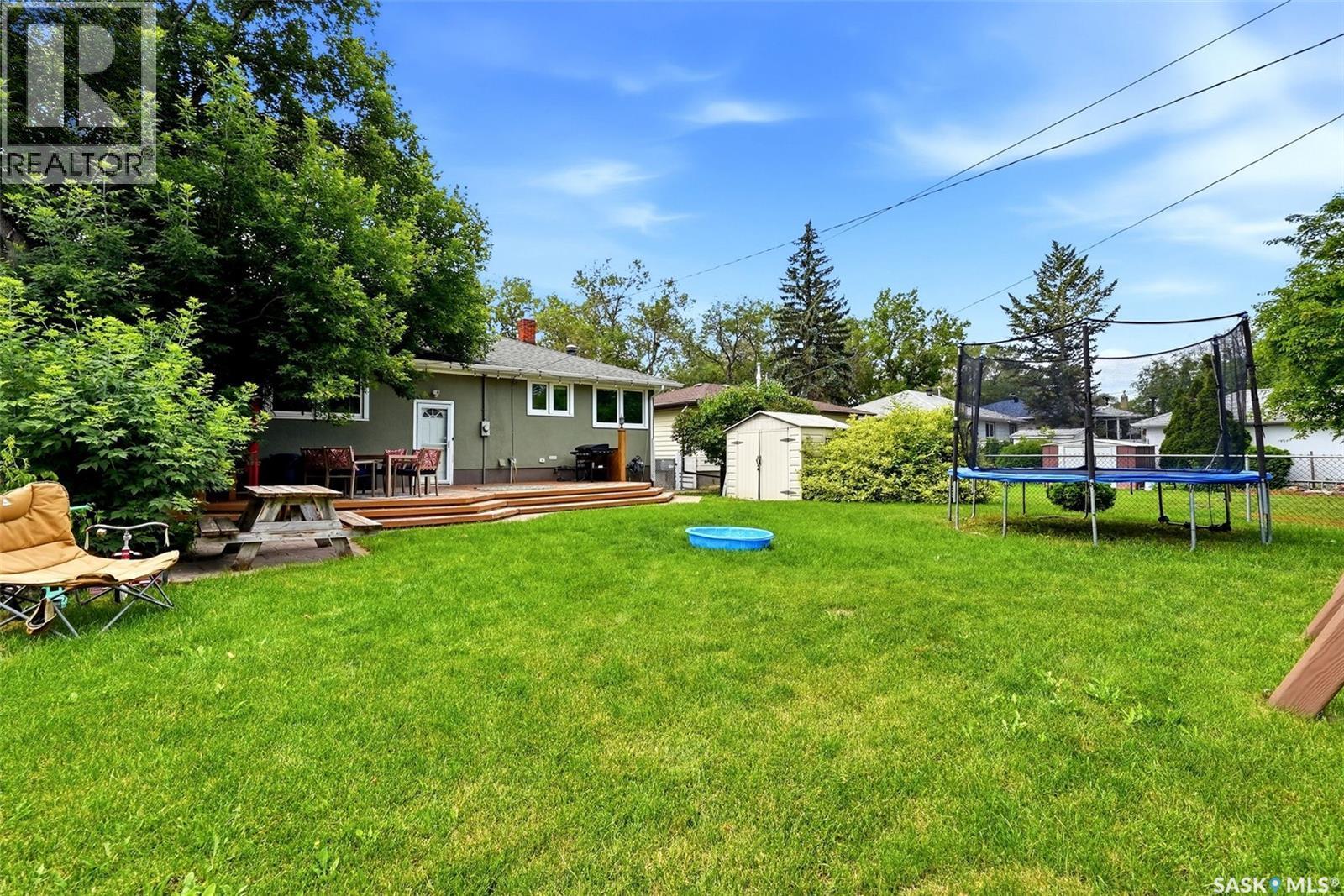 408 Mullin Avenue E, Regina, SK - Outdoor With Backyard