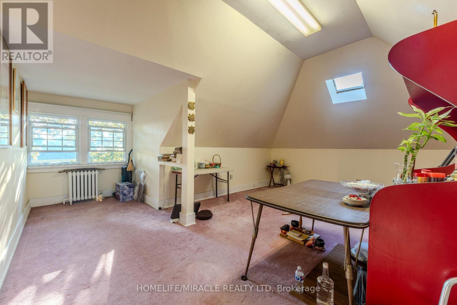 5214 Third Avenue, Niagara Falls, ON - Indoor Photo Showing Other Room