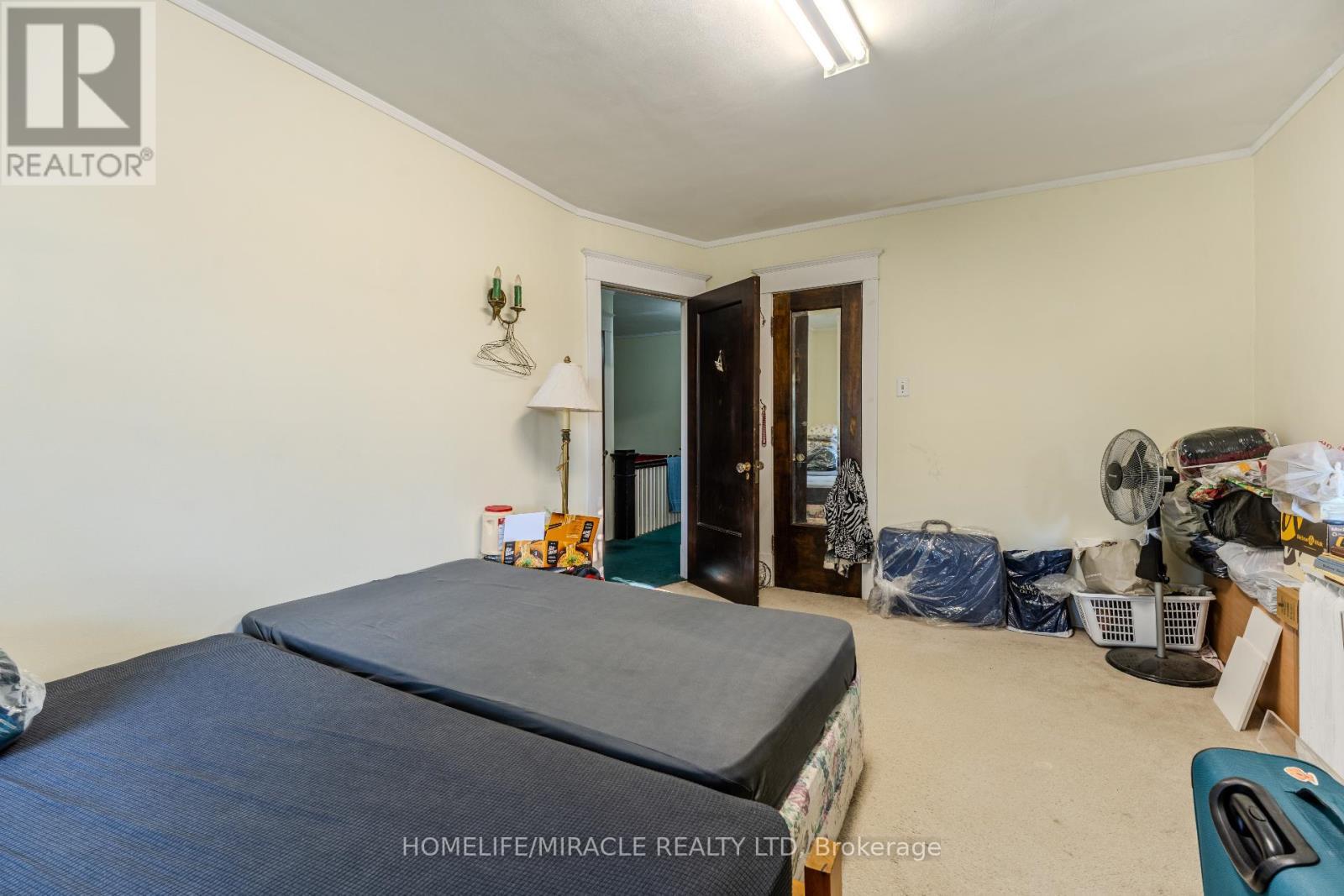 5214 Third Avenue, Niagara Falls, ON - Indoor