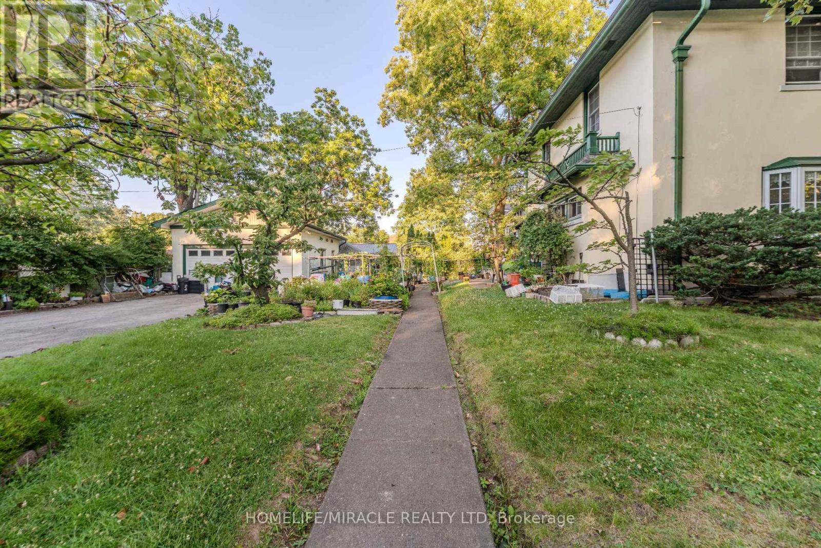 5214 Third Avenue, Niagara Falls, ON - Outdoor