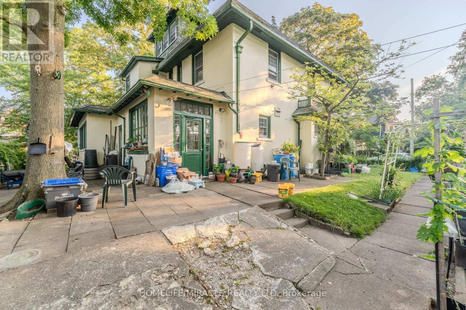 5214 Third Avenue, Niagara Falls, ON - Outdoor