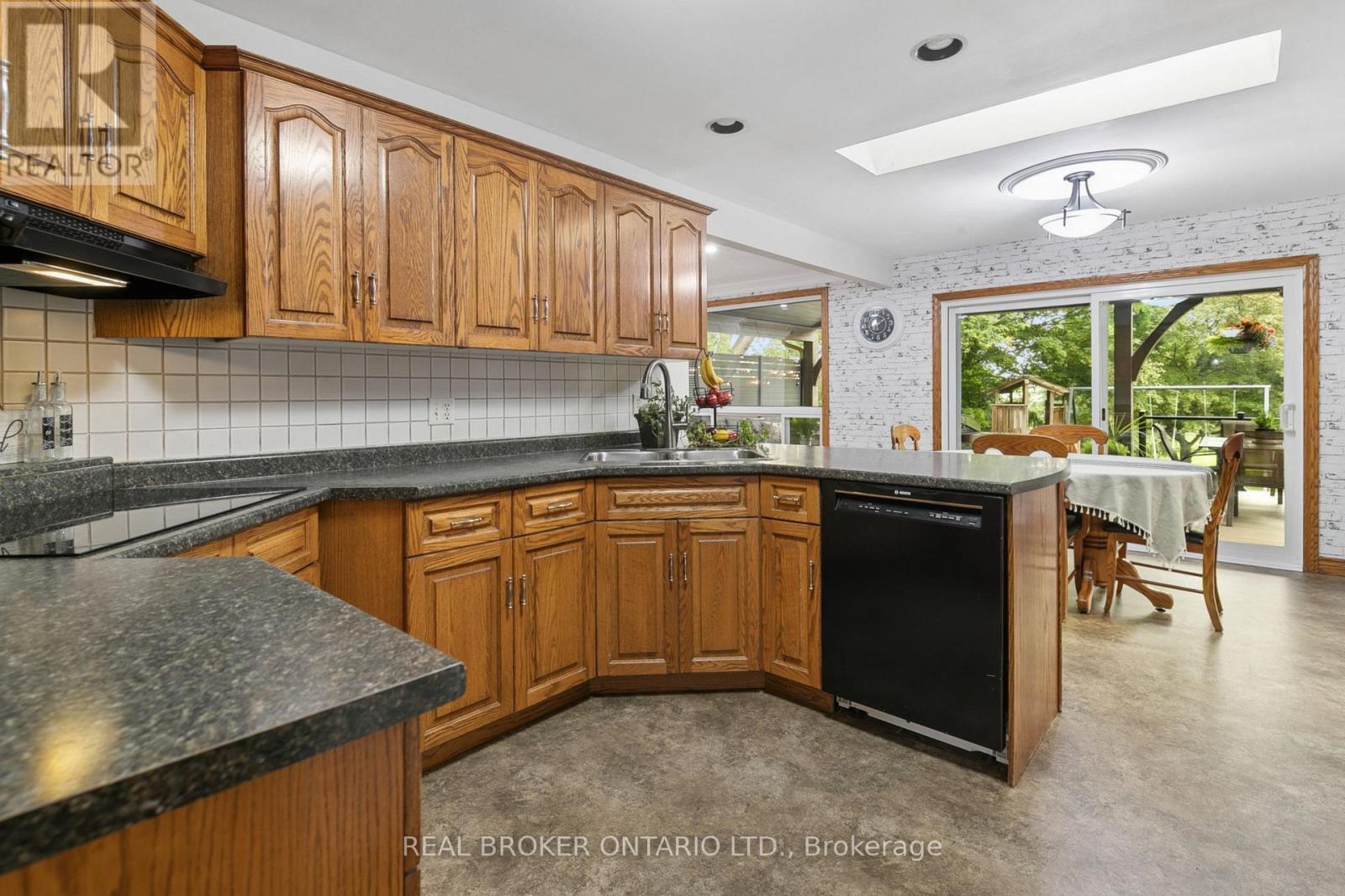 7323 Sideroad 15, Rr1 Road, Mapleton, ON - Indoor Photo Showing Kitchen With Double Sink