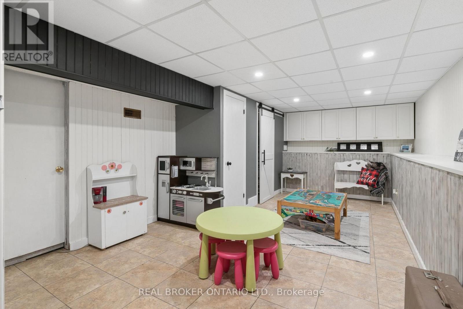 7323 Sideroad 15, Rr1 Road, Mapleton, ON - Indoor