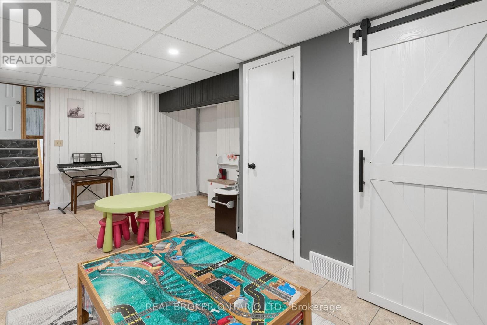 7323 Sideroad 15, Rr1 Road, Mapleton, ON - Indoor