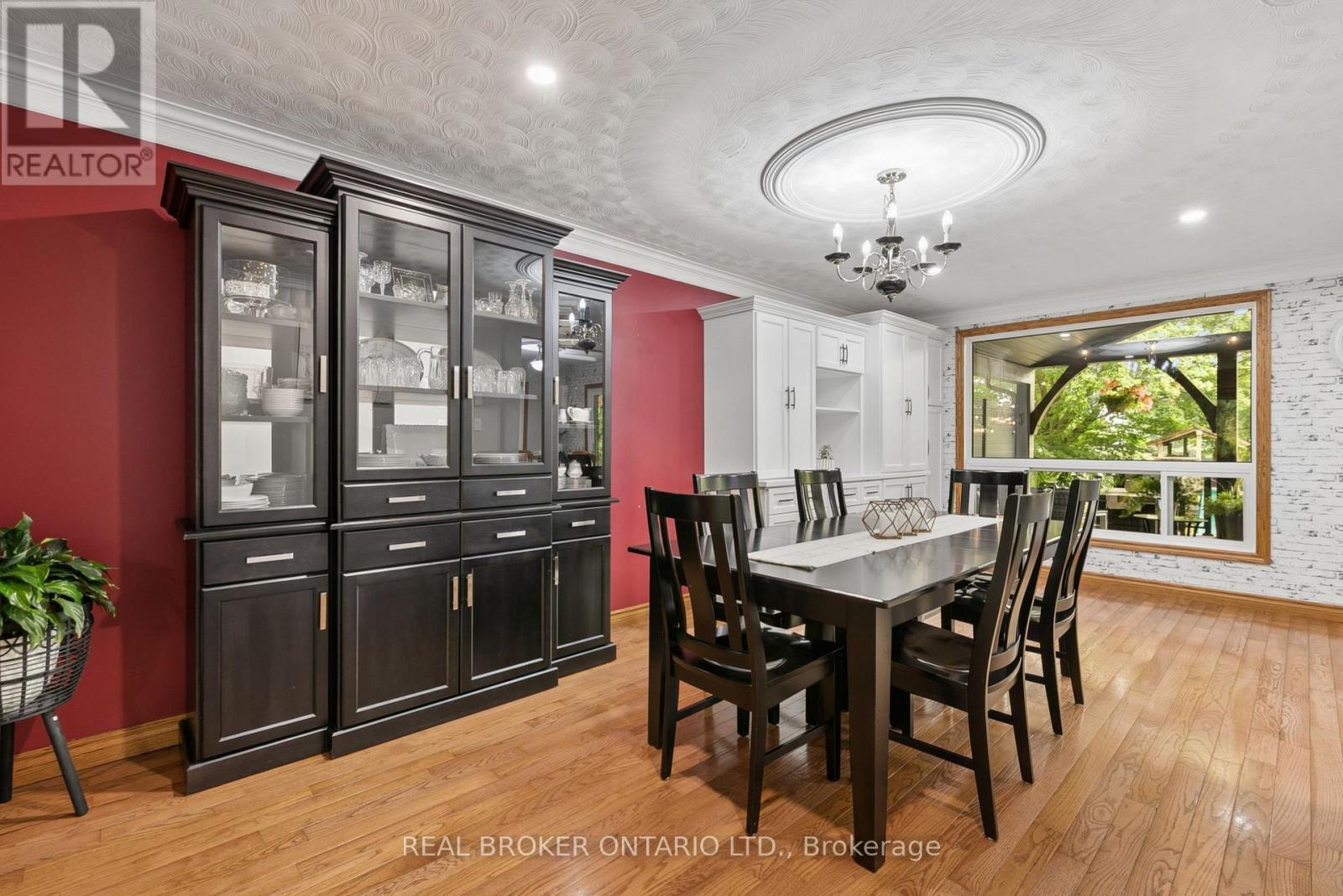 7323 Sideroad 15, Rr1 Road, Mapleton, ON - Indoor Photo Showing Dining Room