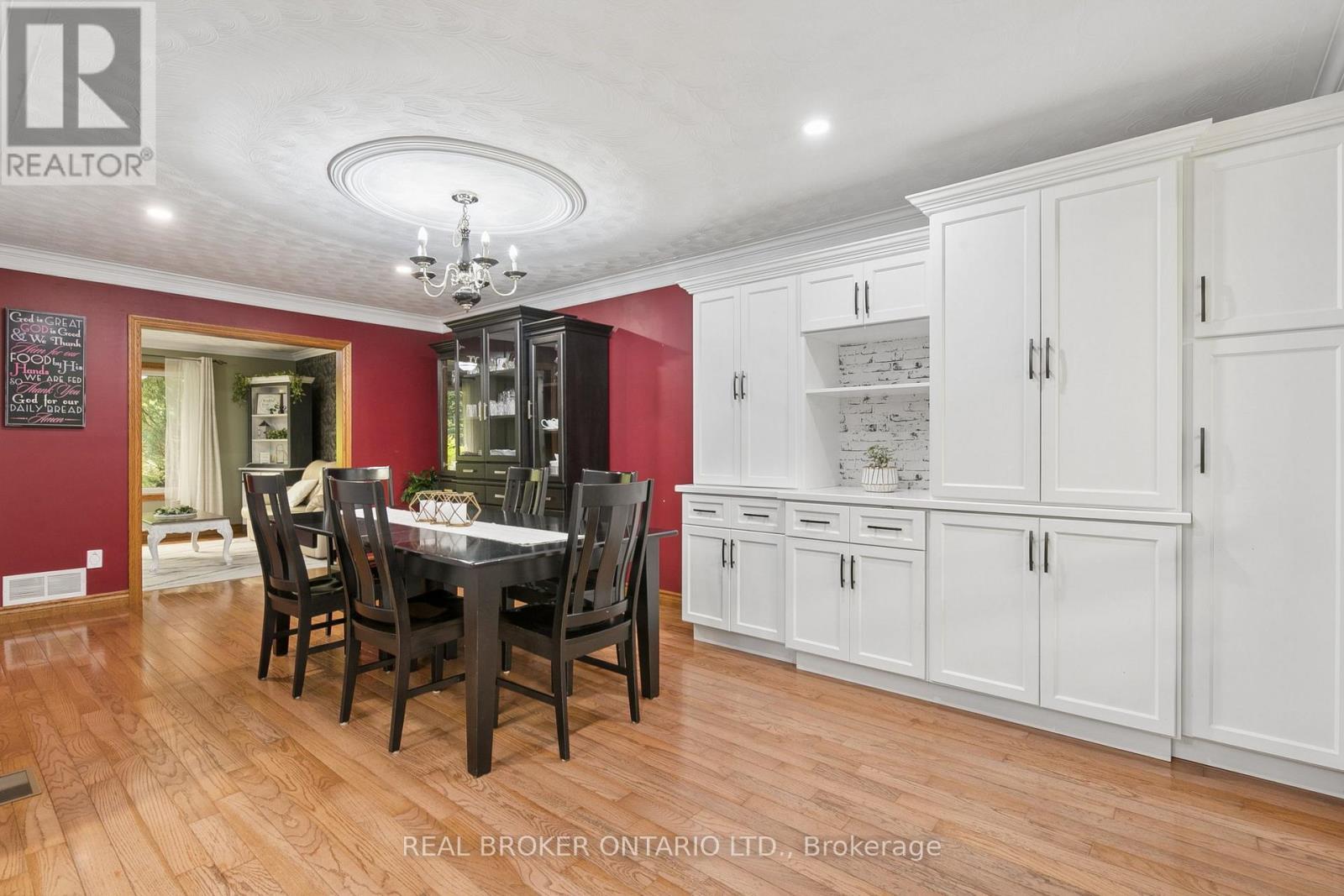 7323 Sideroad 15, Rr1 Road, Mapleton, ON - Indoor Photo Showing Dining Room