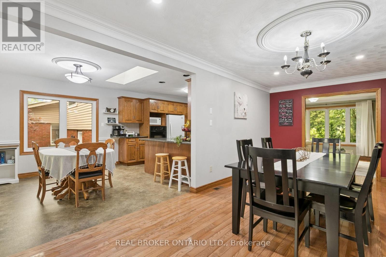 7323 Sideroad 15, Rr1 Road, Mapleton, ON - Indoor Photo Showing Dining Room