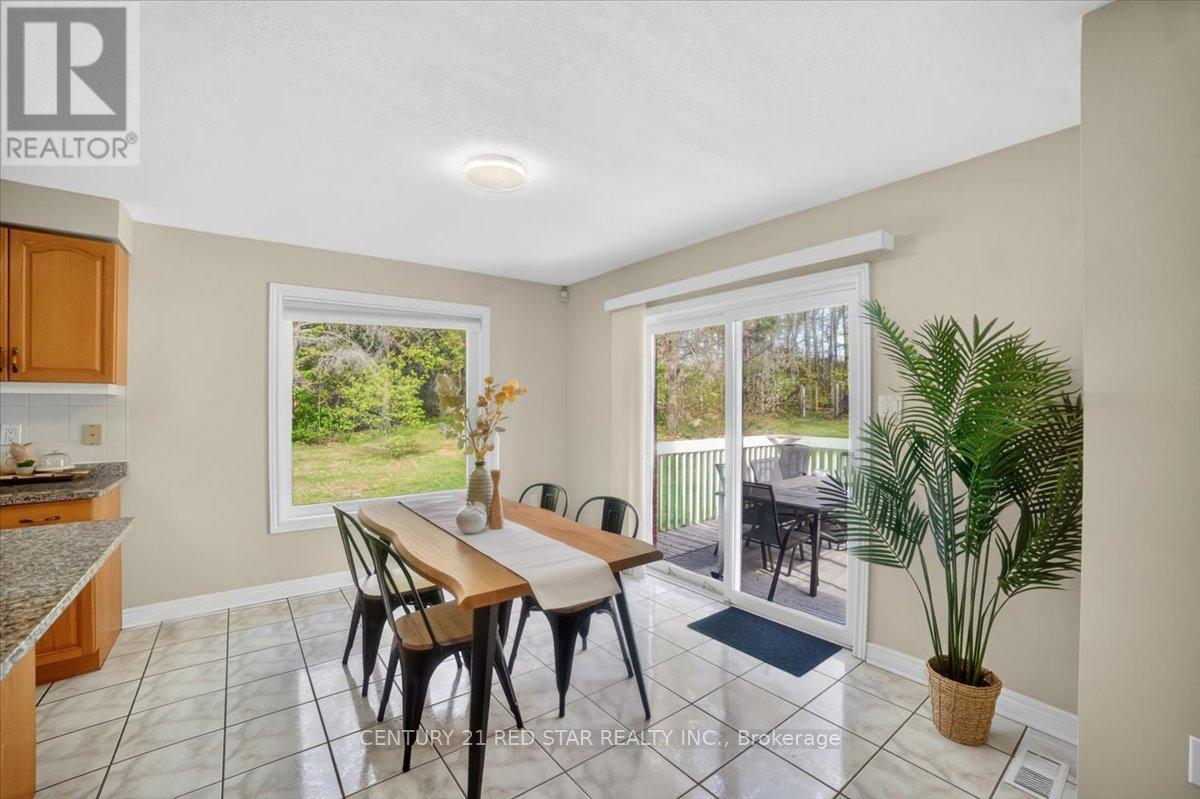 1775 Loretta Avenue, Severn, ON - Indoor Photo Showing Dining Room
