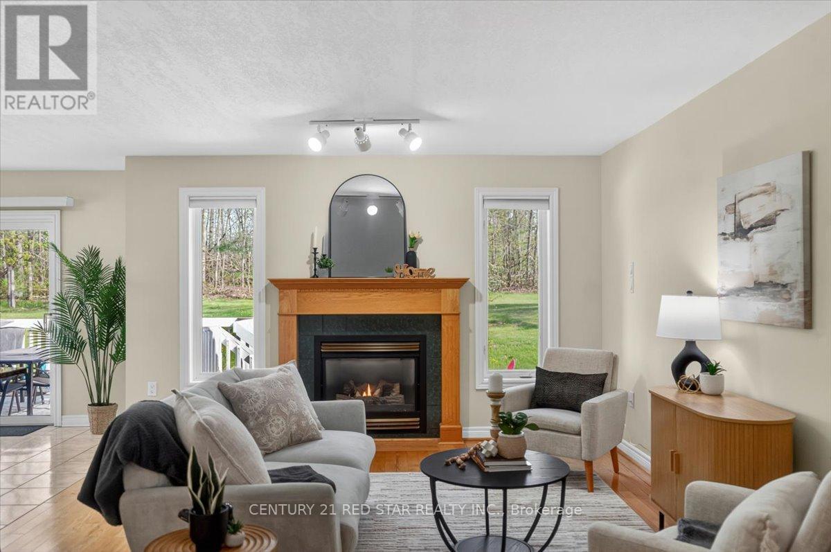 1775 Loretta Avenue, Severn, ON - Indoor Photo Showing Living Room With Fireplace