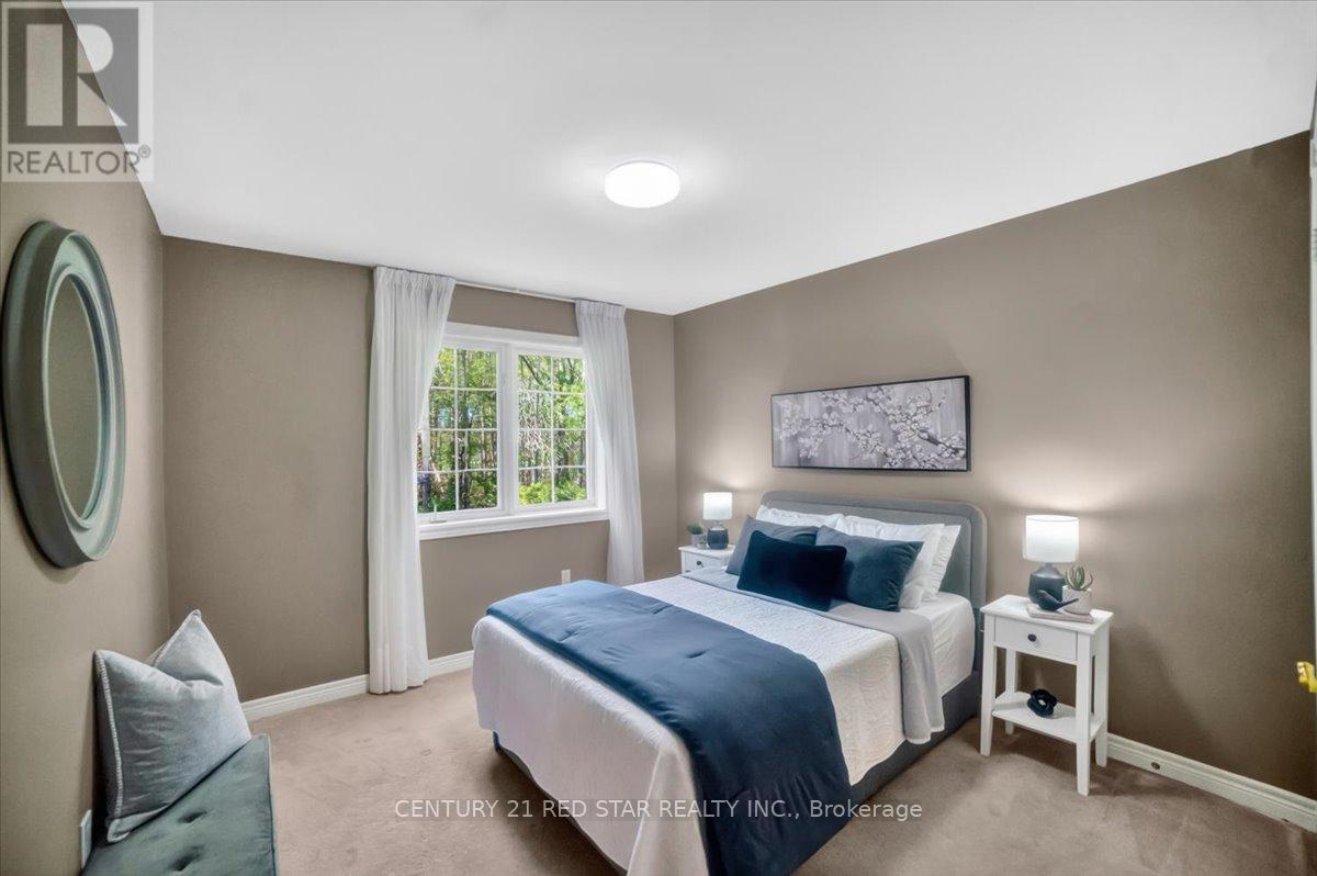 1775 Loretta Avenue, Severn, ON - Indoor Photo Showing Bedroom