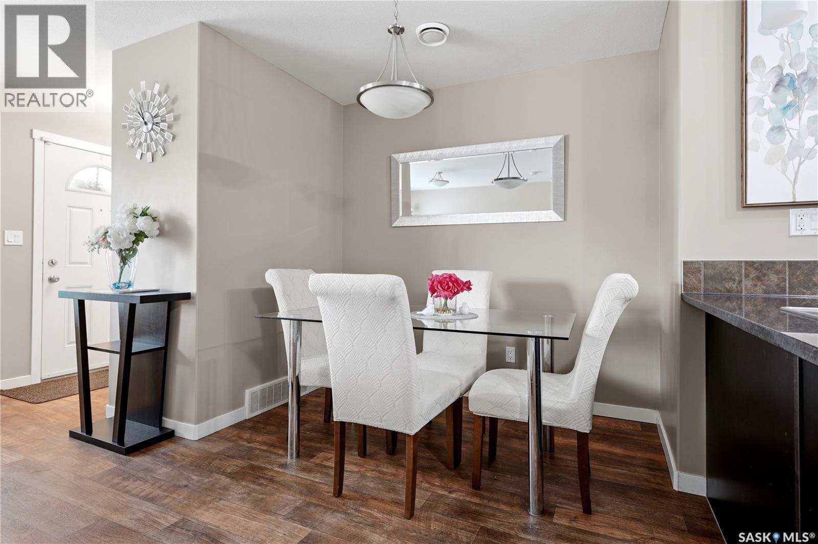 1237 Grey Street, Regina, SK - Indoor Photo Showing Dining Room