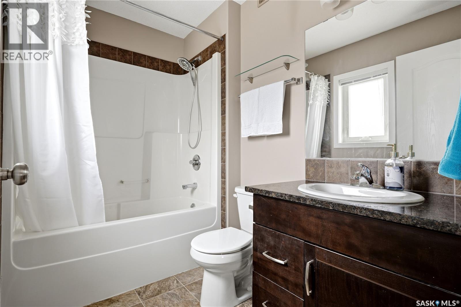 1237 Grey Street, Regina, SK - Indoor Photo Showing Bathroom