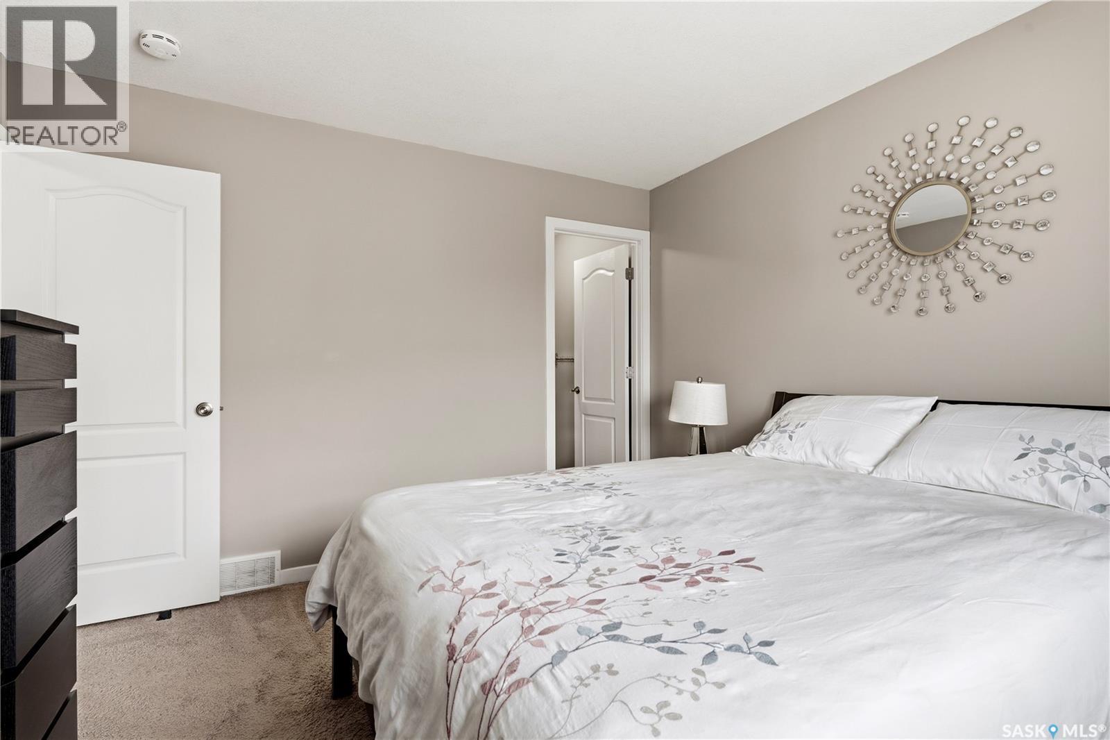 1237 Grey Street, Regina, SK - Indoor Photo Showing Bedroom