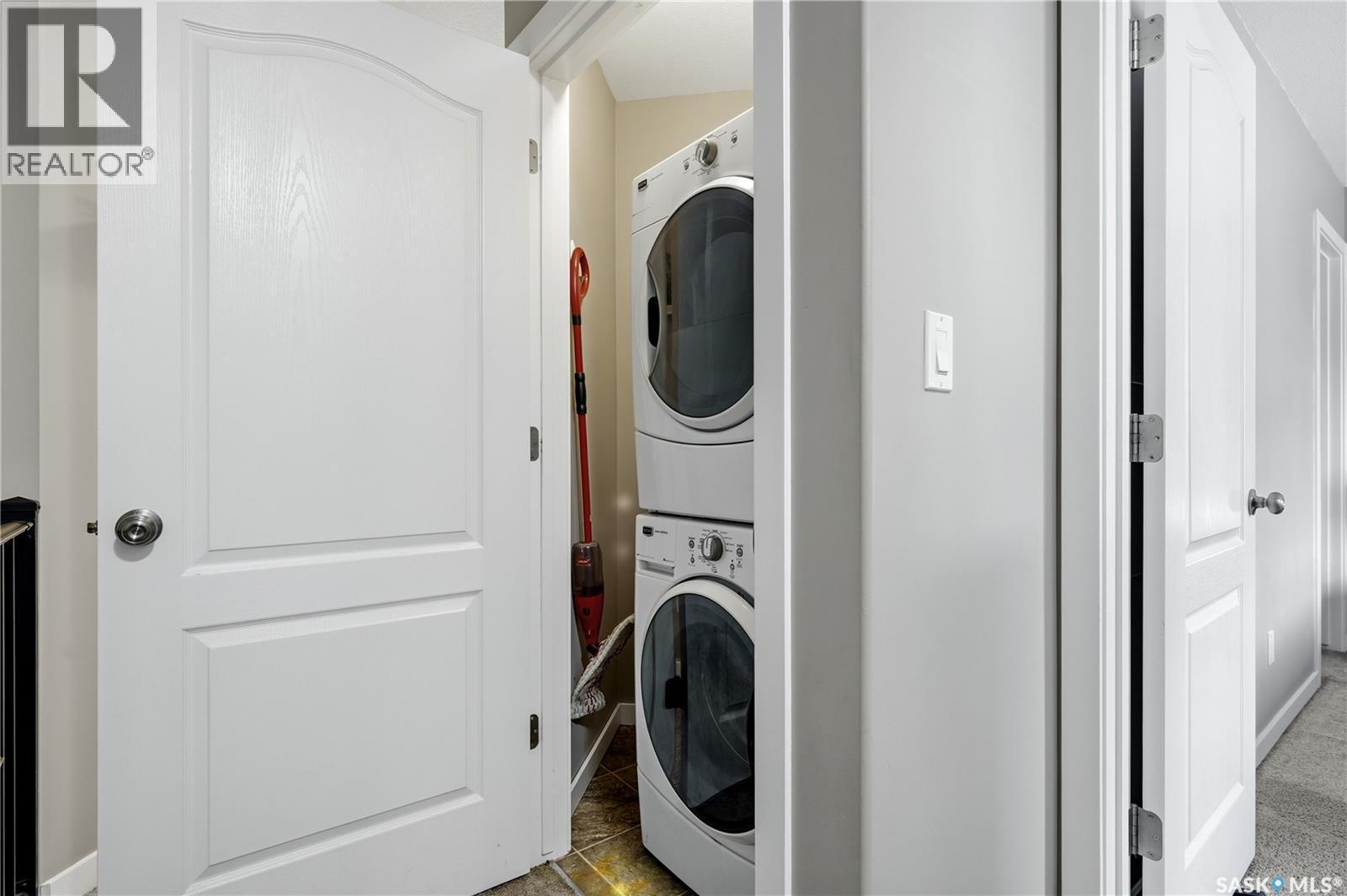 1237 Grey Street, Regina, SK - Indoor Photo Showing Laundry Room
