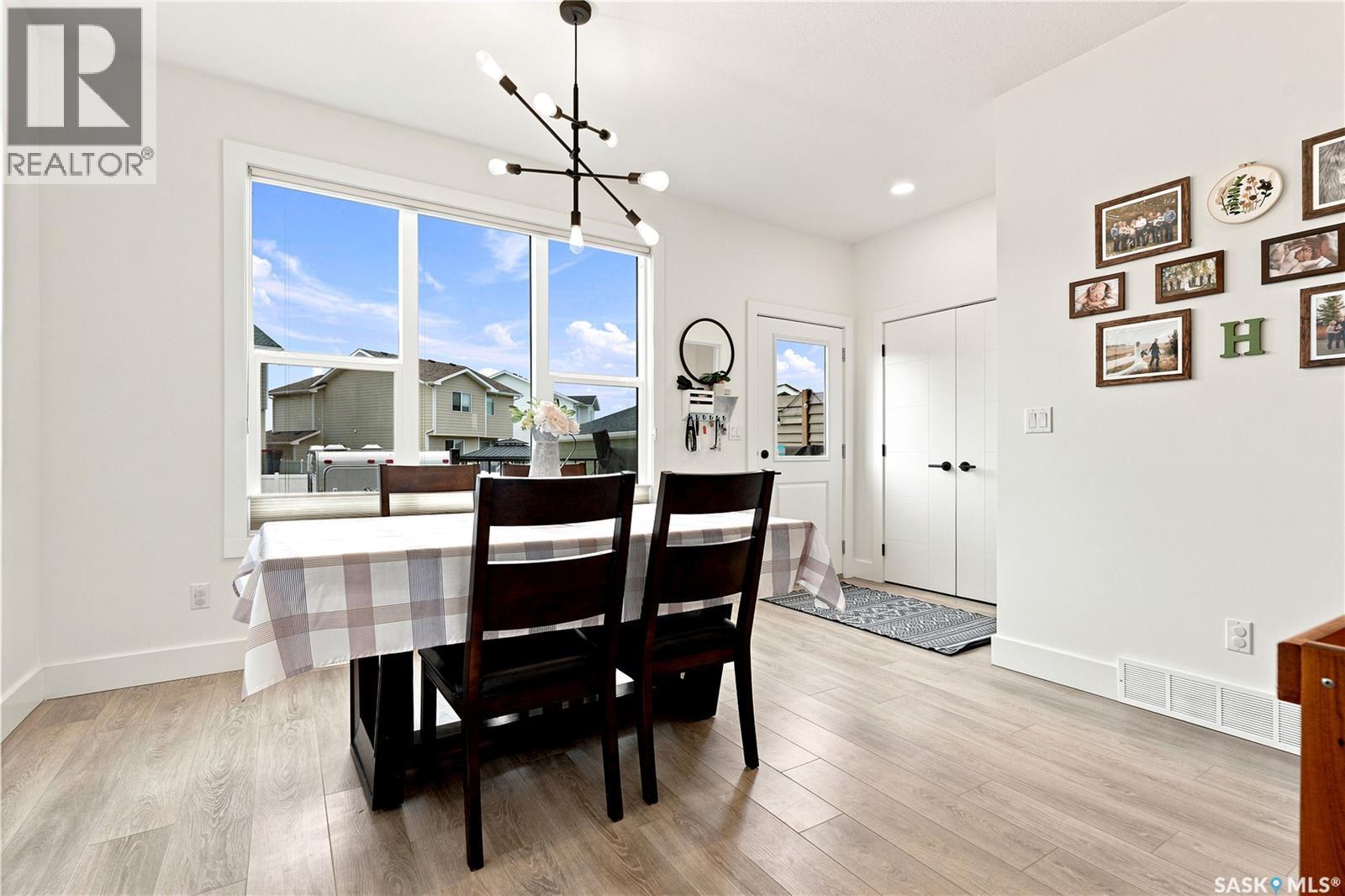 178 Rosewood Boulevard E, Saskatoon, SK - Indoor Photo Showing Dining Room