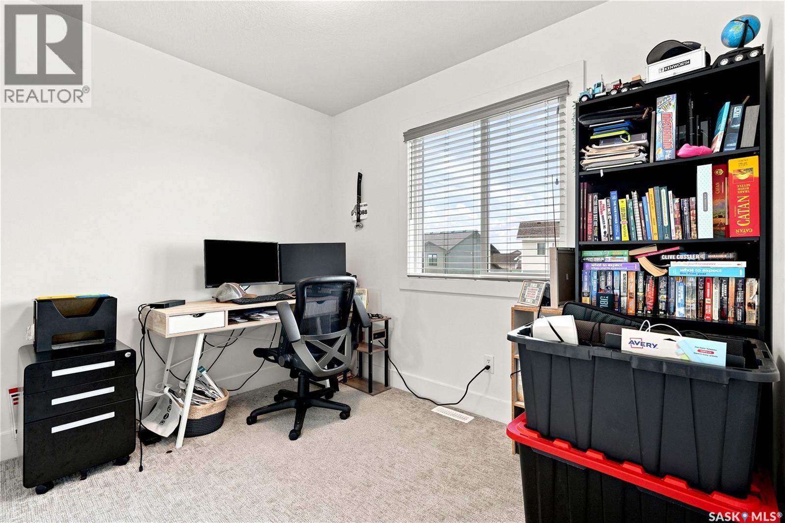 178 Rosewood Boulevard E, Saskatoon, SK - Indoor Photo Showing Office