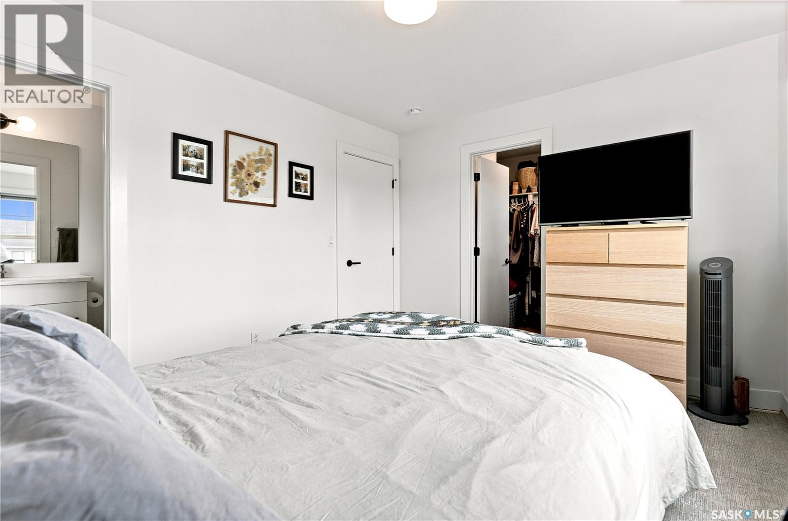 178 Rosewood Boulevard E, Saskatoon, SK - Indoor Photo Showing Bedroom