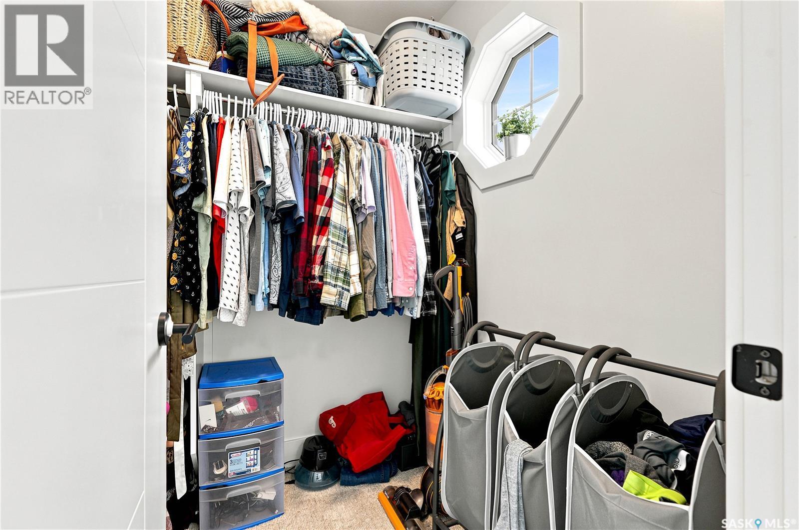 178 Rosewood Boulevard E, Saskatoon, SK - Indoor With Storage