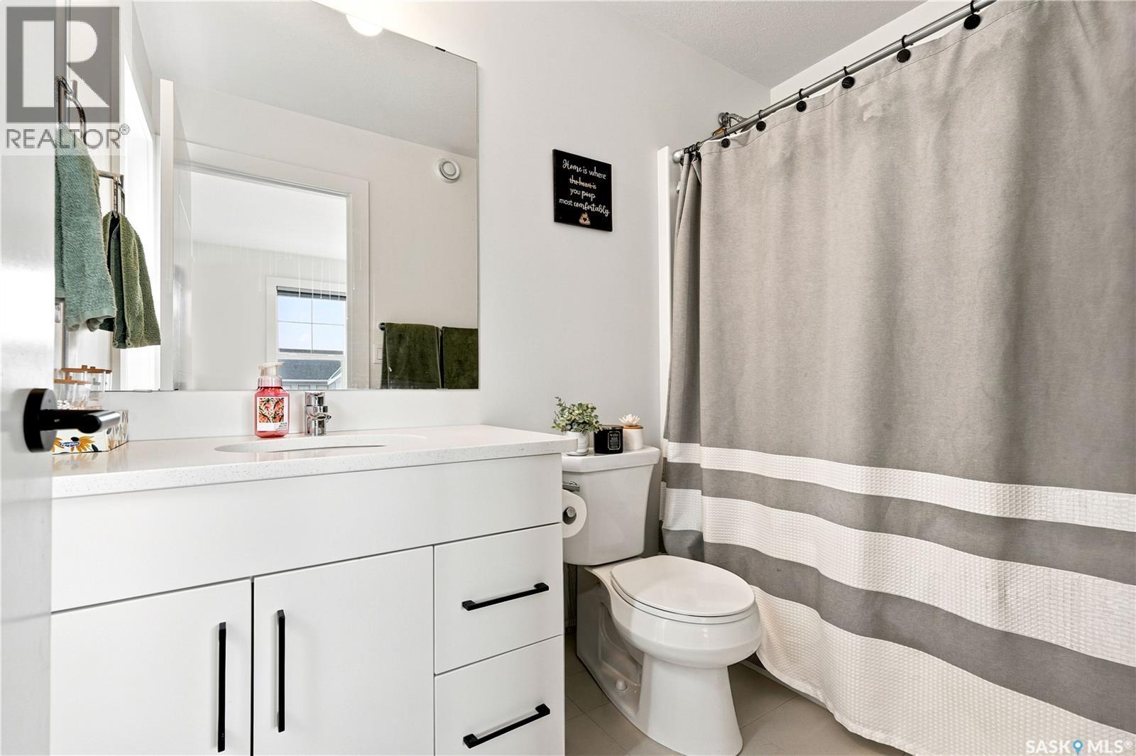 178 Rosewood Boulevard E, Saskatoon, SK - Indoor Photo Showing Bathroom