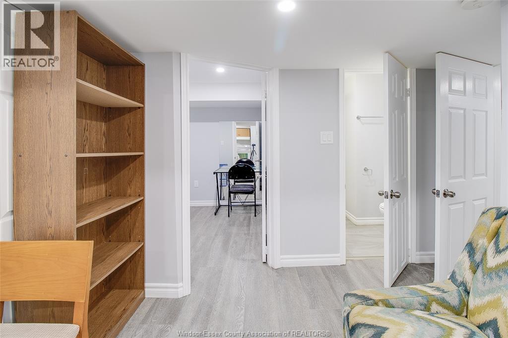 2759 Mckay Avenue, Windsor, ON - Indoor