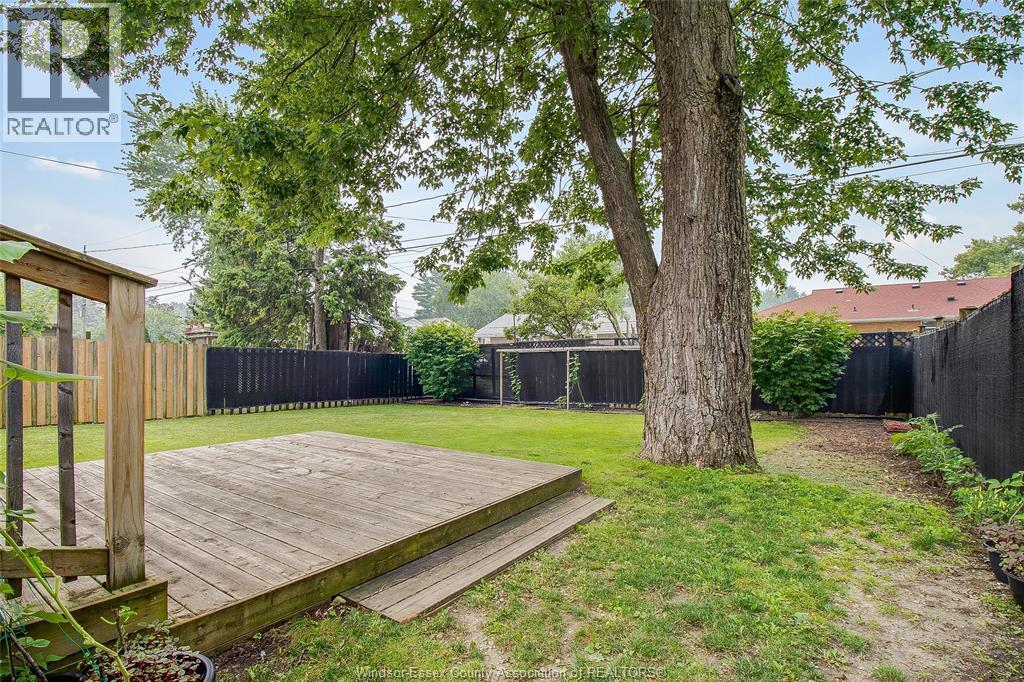 2759 Mckay Avenue, Windsor, ON - Outdoor