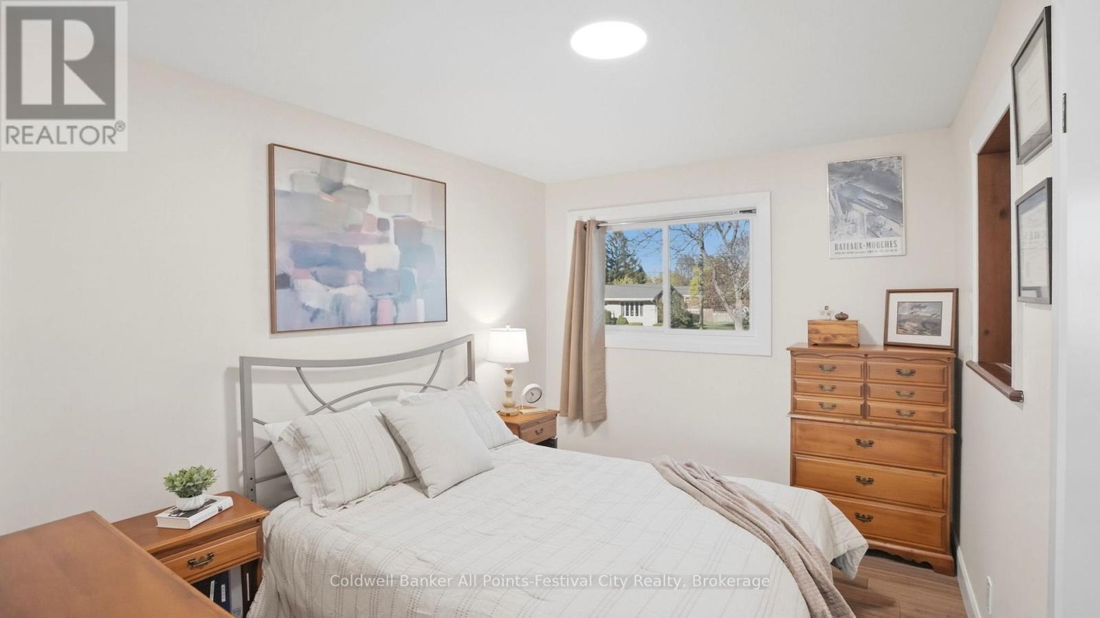 306 Lakeside Drive, Goderich (Goderich (Town)), ON - Indoor Photo Showing Bedroom