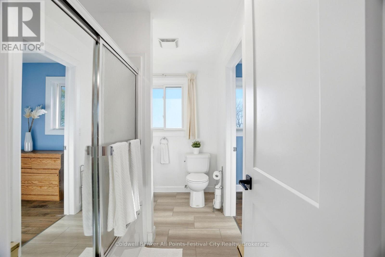 306 Lakeside Drive, Goderich (Goderich (Town)), ON - Indoor Photo Showing Bathroom