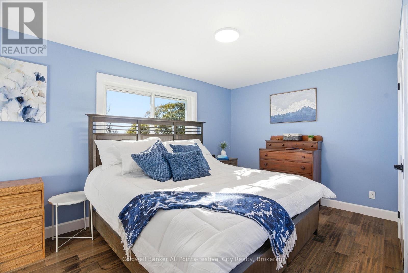 306 Lakeside Drive, Goderich (Goderich (Town)), ON - Indoor Photo Showing Bedroom