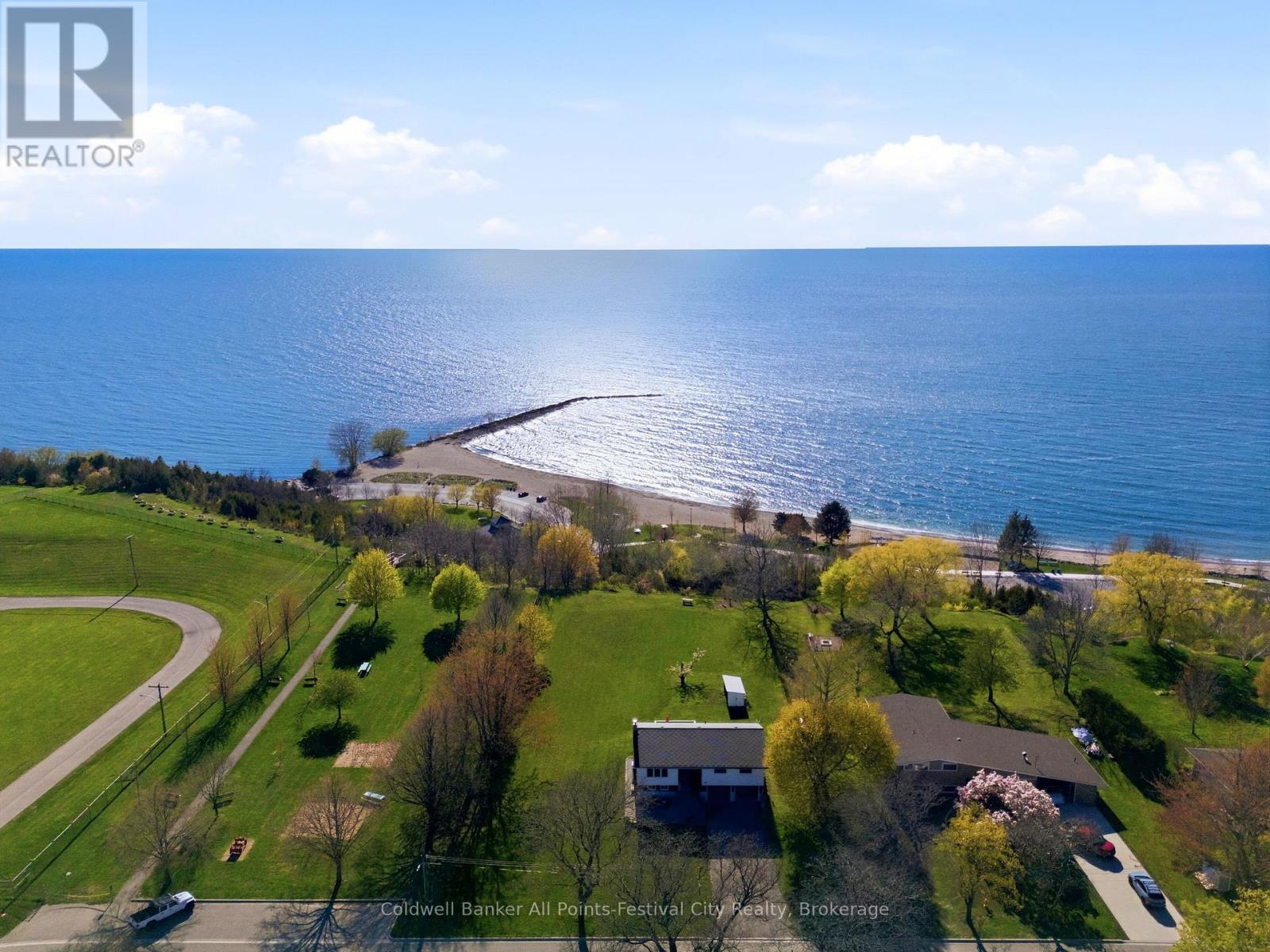 306 Lakeside Drive, Goderich (Goderich (Town)), ON - Outdoor With Body Of Water With View