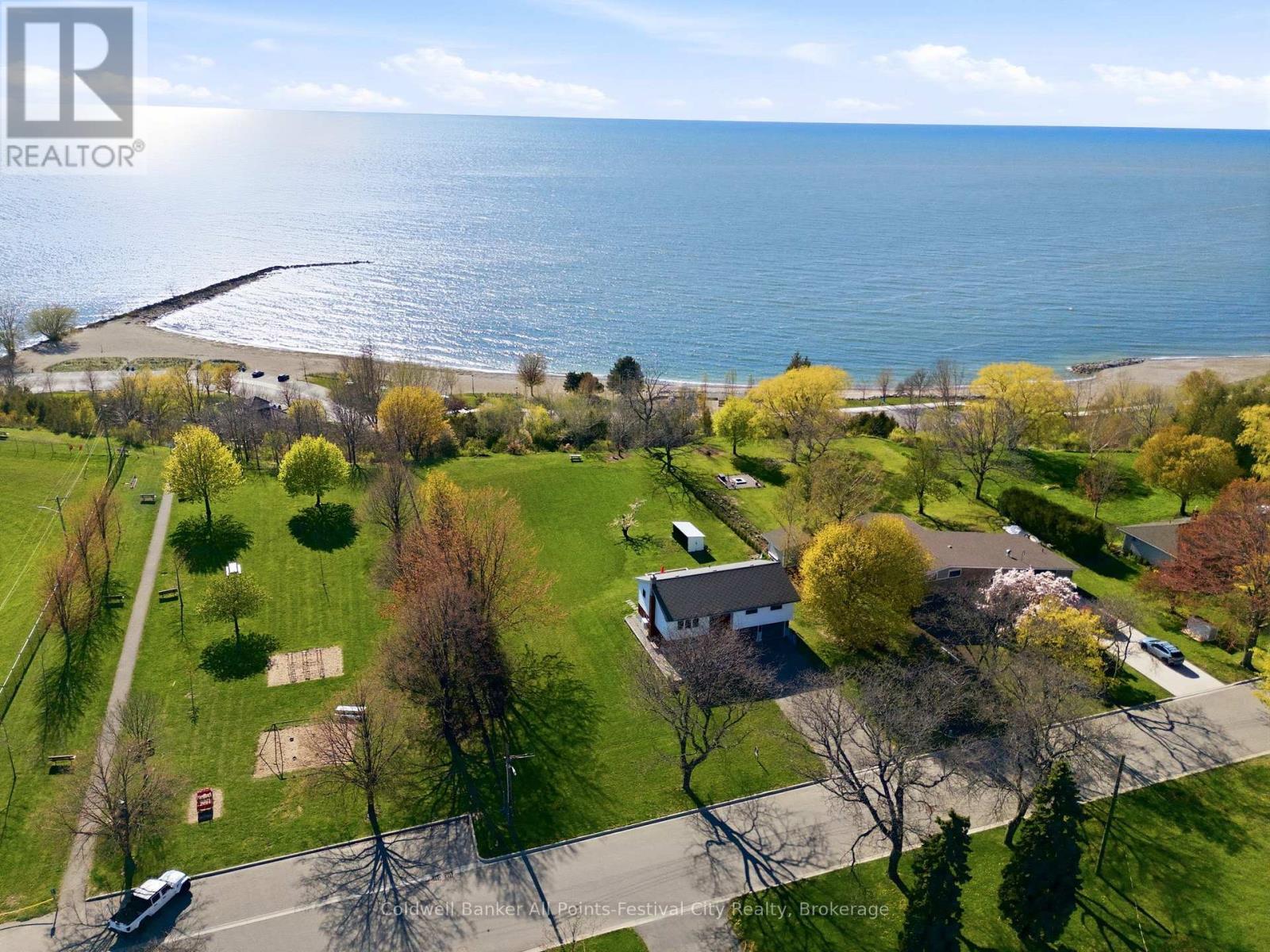 306 Lakeside Drive, Goderich (Goderich (Town)), ON - Outdoor With Body Of Water With View