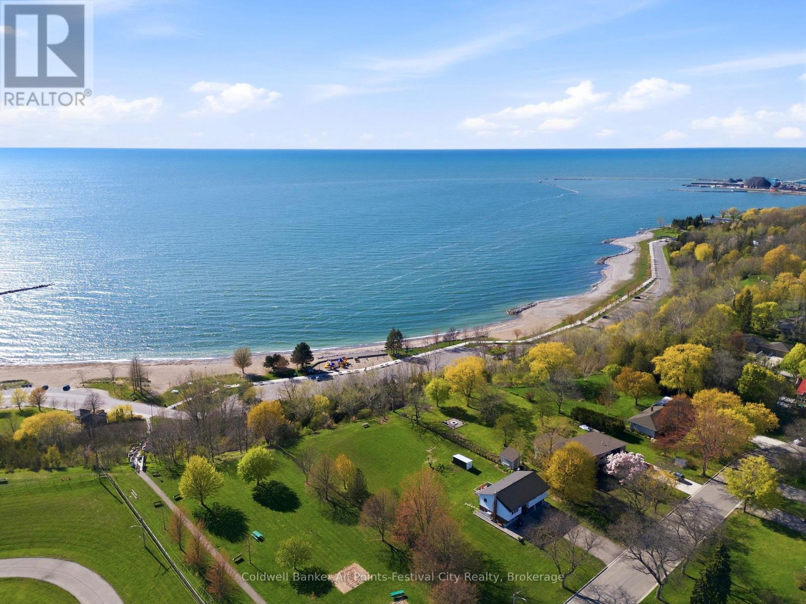 306 Lakeside Drive, Goderich (Goderich (Town)), ON - Outdoor With Body Of Water With View
