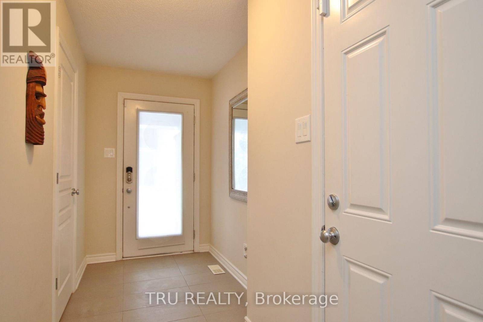 304 Malmo Private, Ottawa, ON - Indoor Photo Showing Other Room
