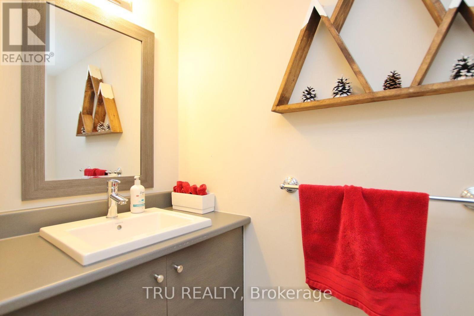 304 Malmo Private, Ottawa, ON - Indoor Photo Showing Bathroom