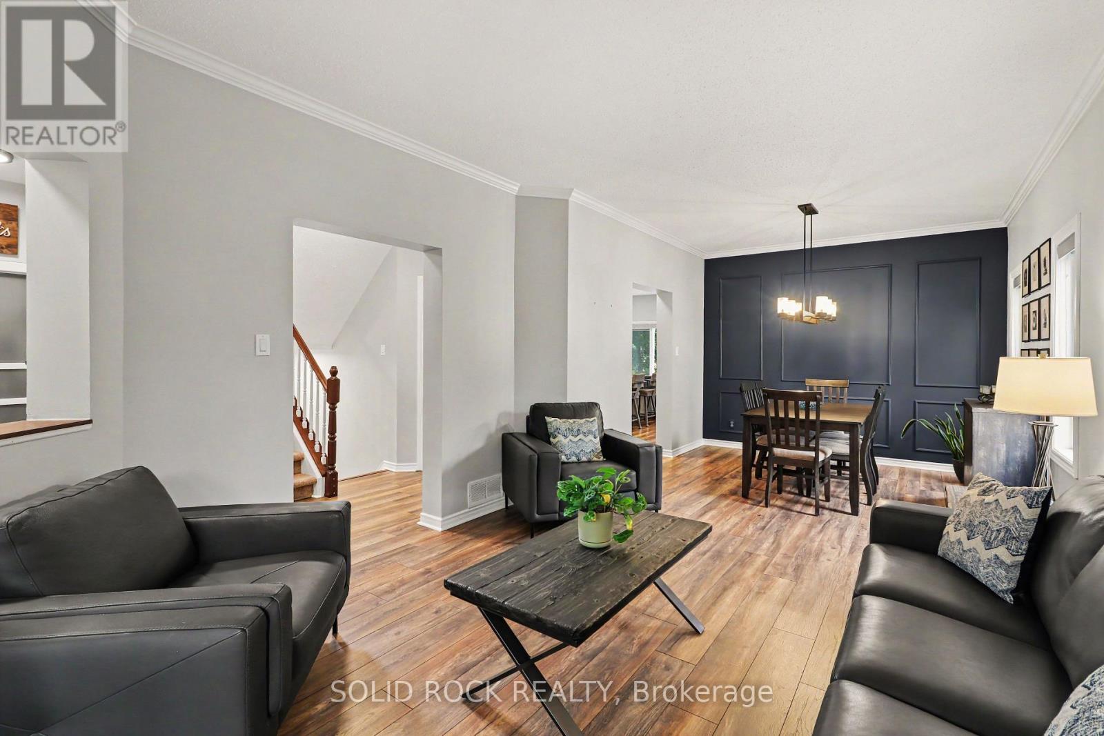 Living/Dining Room - 939 Como Crescent, Ottawa, ON - Indoor Photo Showing Living Room