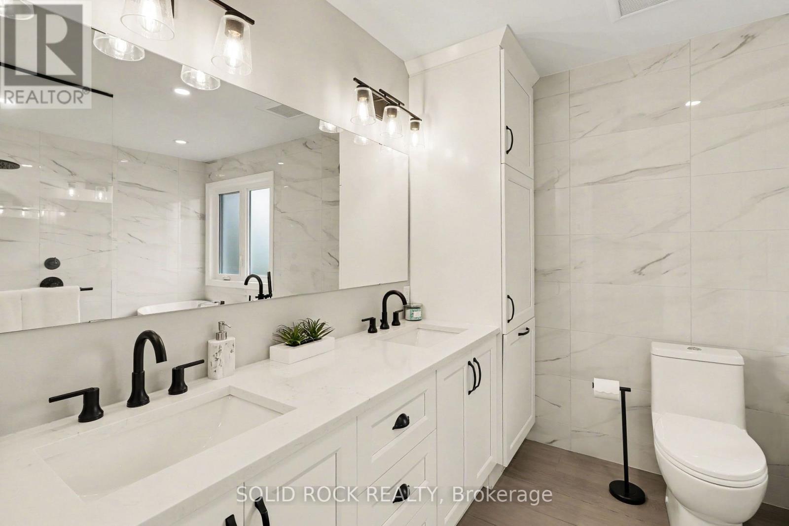 Ensuite bathroom - 939 Como Crescent, Ottawa, ON - Indoor Photo Showing Bathroom