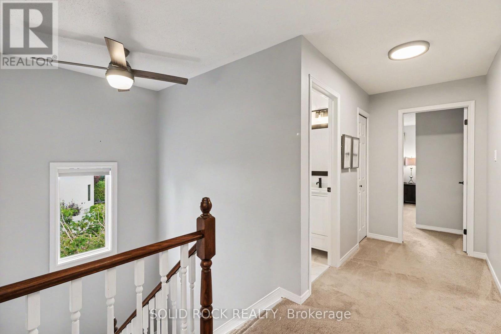 939 Como Crescent, Ottawa, ON - Indoor Photo Showing Other Room