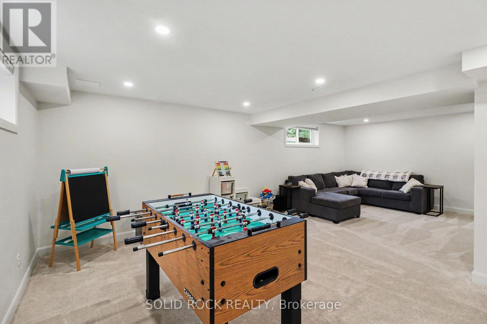 Basement family room - 939 Como Crescent, Ottawa, ON - Indoor