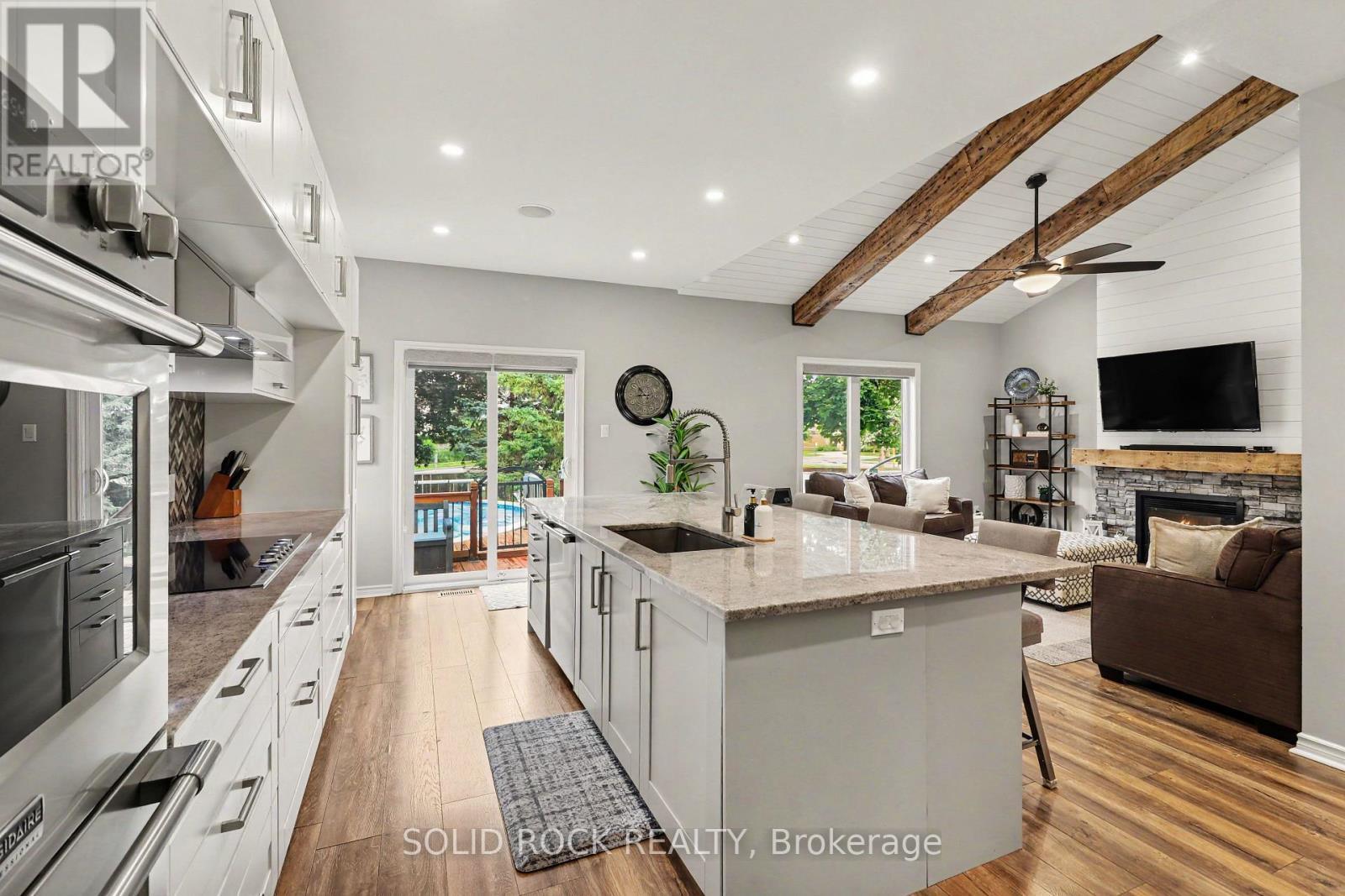 939 Como Crescent, Ottawa, ON - Indoor Photo Showing Kitchen With Fireplace With Upgraded Kitchen