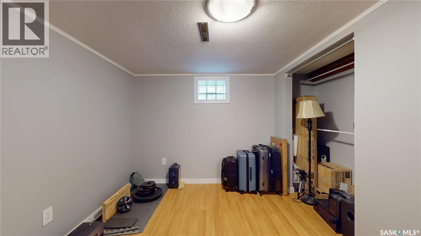 3054 Athol Street, Regina, SK - Indoor