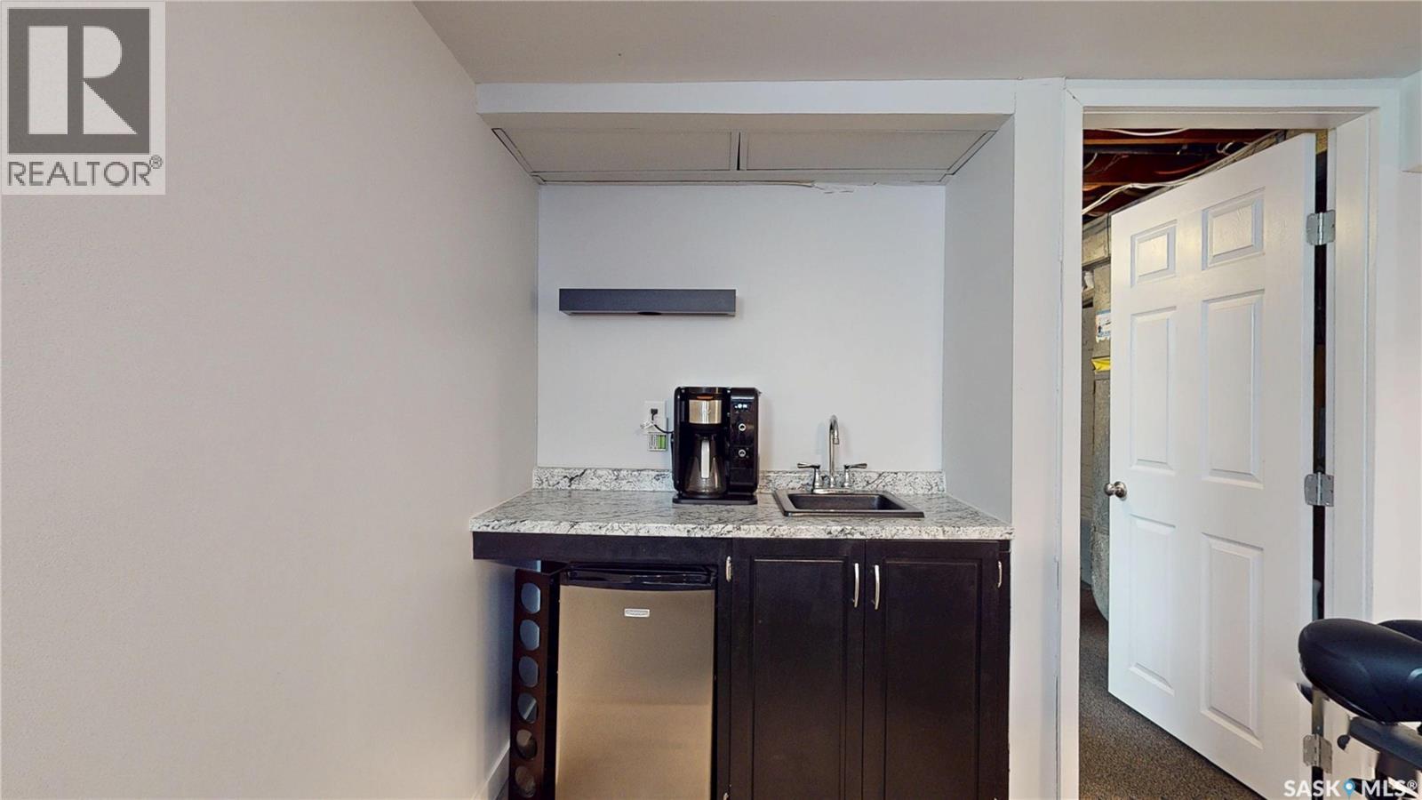 3054 Athol Street, Regina, SK - Indoor