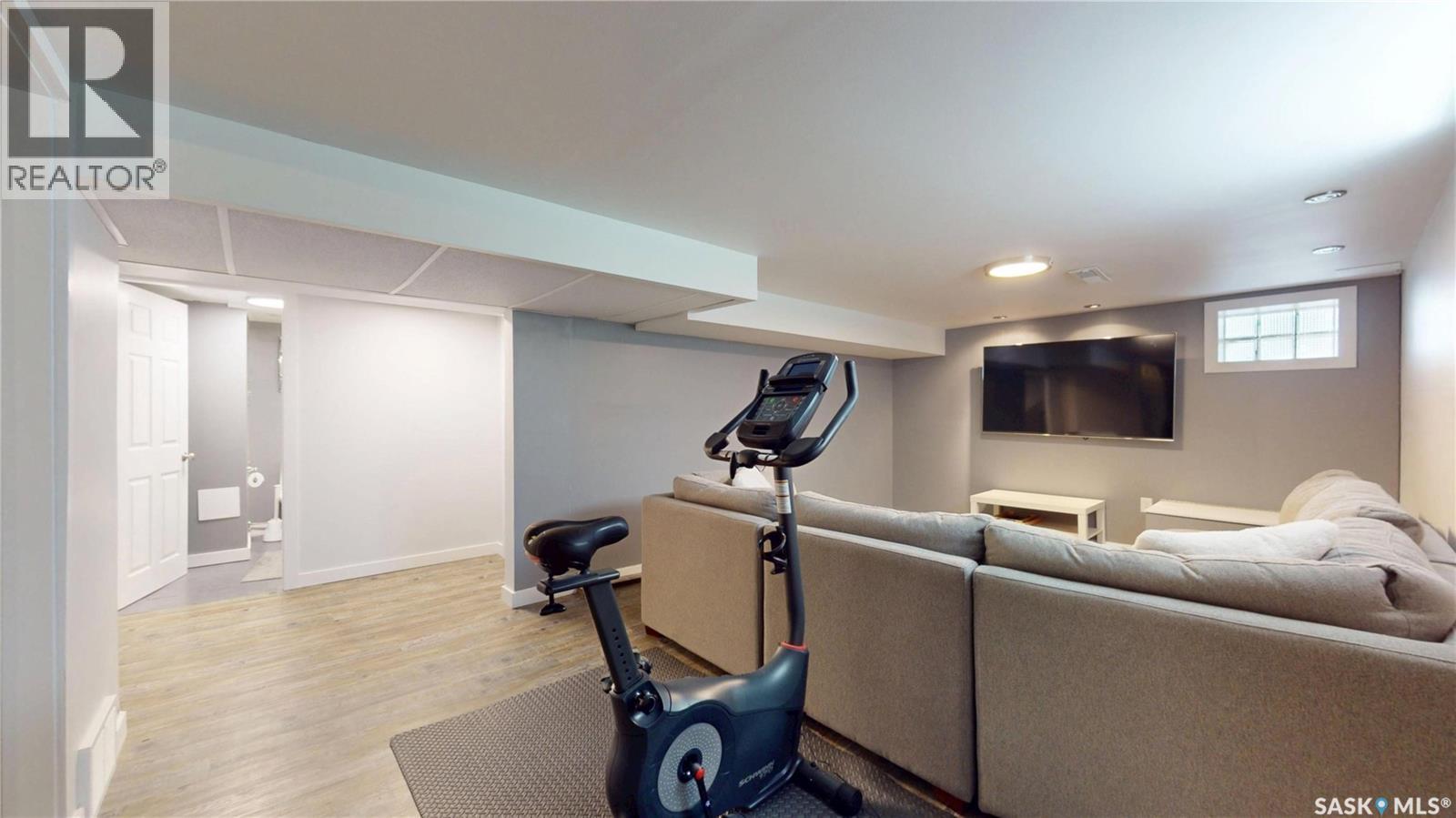 3054 Athol Street, Regina, SK - Indoor Photo Showing Gym Room