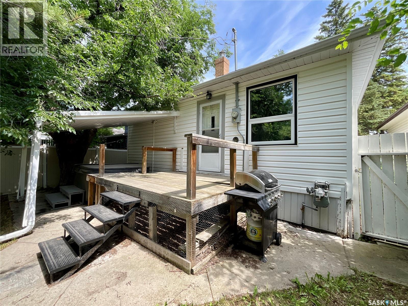 3054 Athol Street, Regina, SK - Outdoor With Exterior