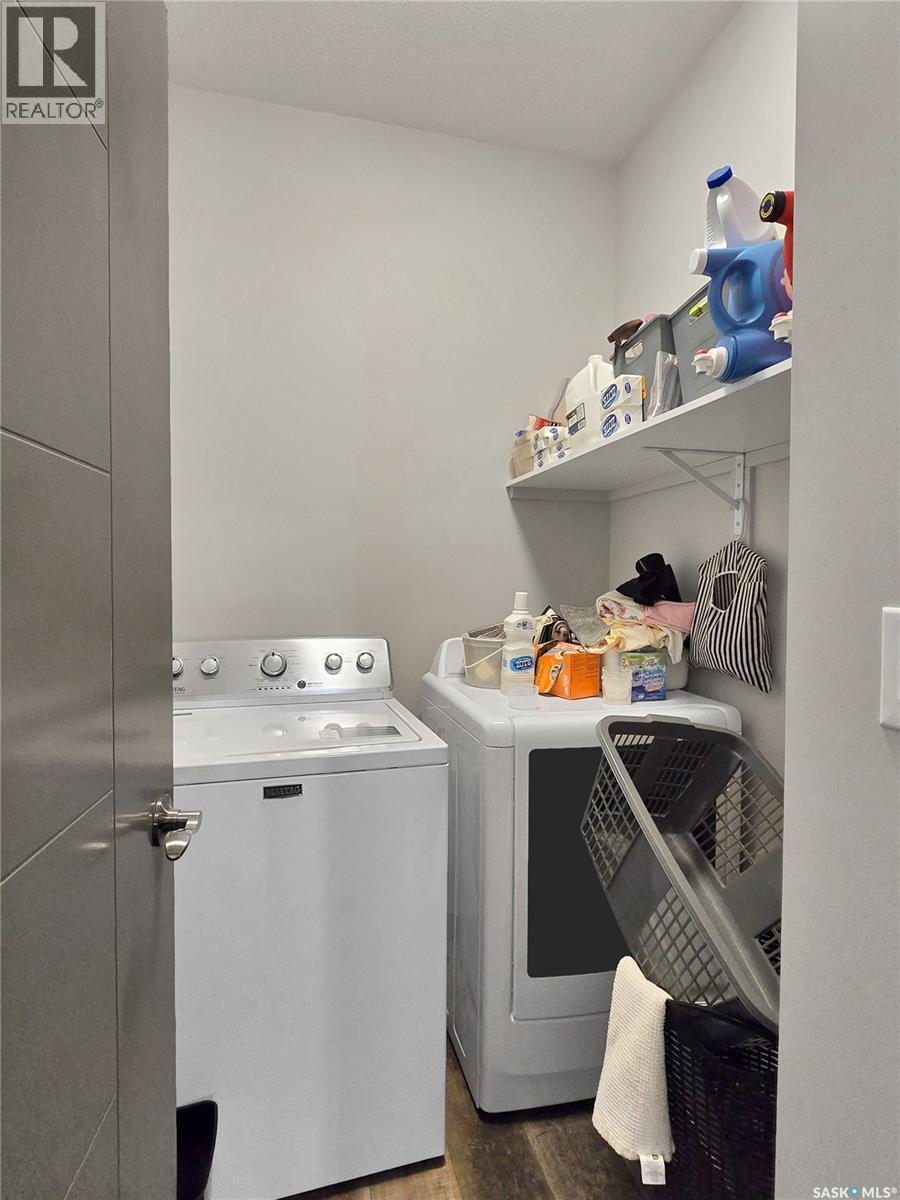 537 Mickelson Lane, Warman, SK - Indoor Photo Showing Laundry Room