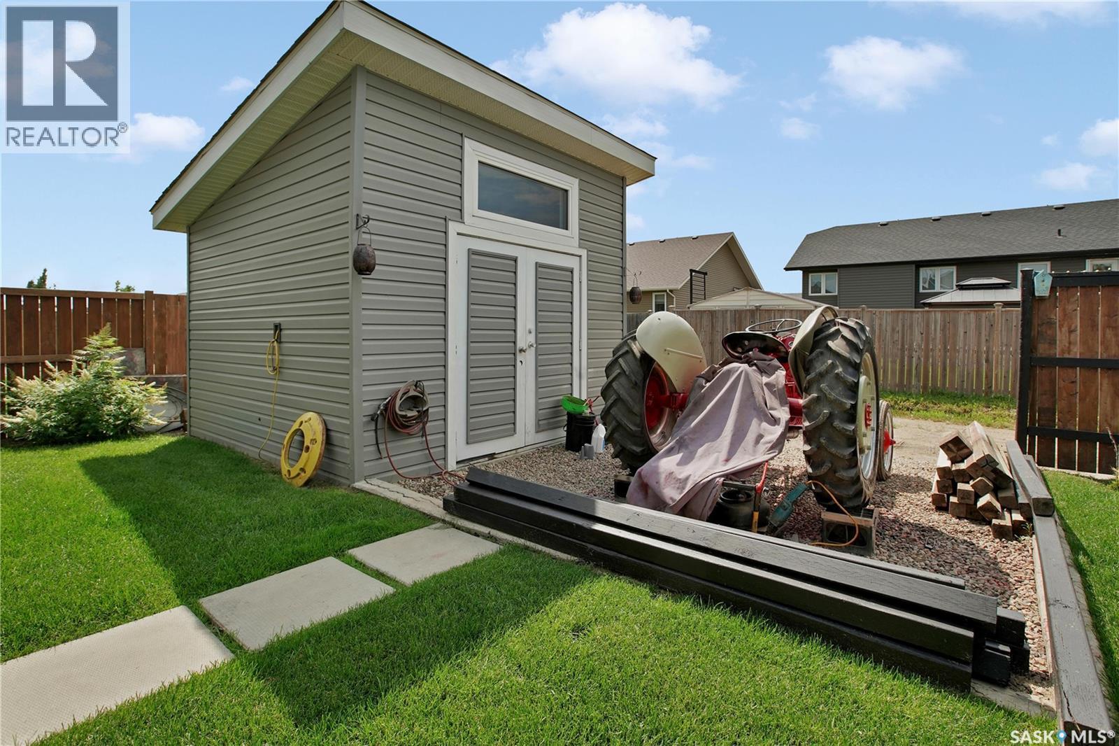 537 Mickelson Lane, Warman, SK - Outdoor
