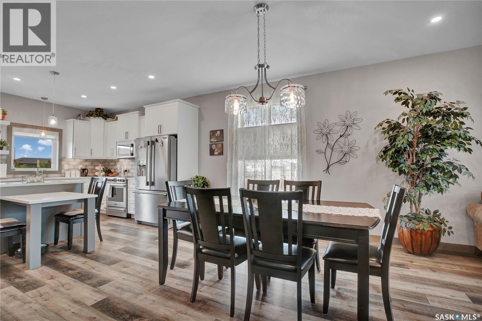 537 Mickelson Lane, Warman, SK - Indoor Photo Showing Dining Room