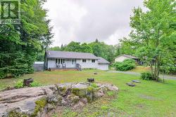 1048 OLD FALKENBURG ROAD Bracebridge (Macaulay), ON P1L 1X4