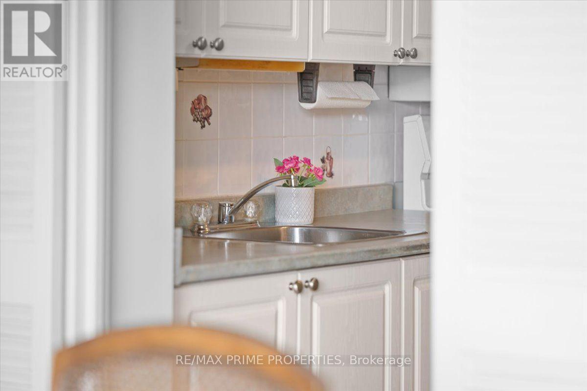 903 - 1505 Baseline Road, Ottawa, ON - Indoor Photo Showing Kitchen